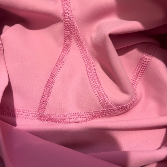 NWT🩷ON RUNNING🤍LONG SLEEVE WORKOUT TOP & LEGGINGS - Picture 12 of 16